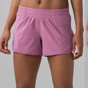 Lululemon Hotty Hot Shorts II Long 4” in velvet dust